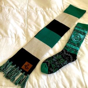 NWOT Unisex Slytherin Scarf & Sock Set
